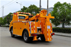 万秀高速路拖车费